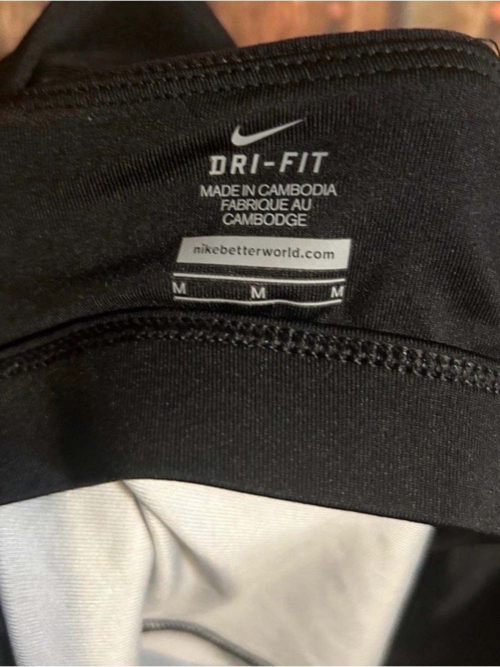 Nike Dri-FIT Racerback
Workout Tank Top
Matrix Static Print
Medium - Picture 3 of 4